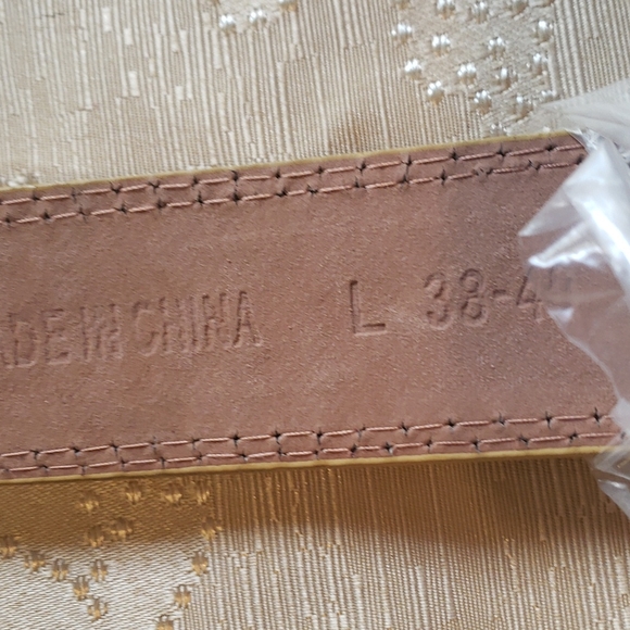 Two stylish vegan belts New never used! 38-40 large - Picture 5 of 8